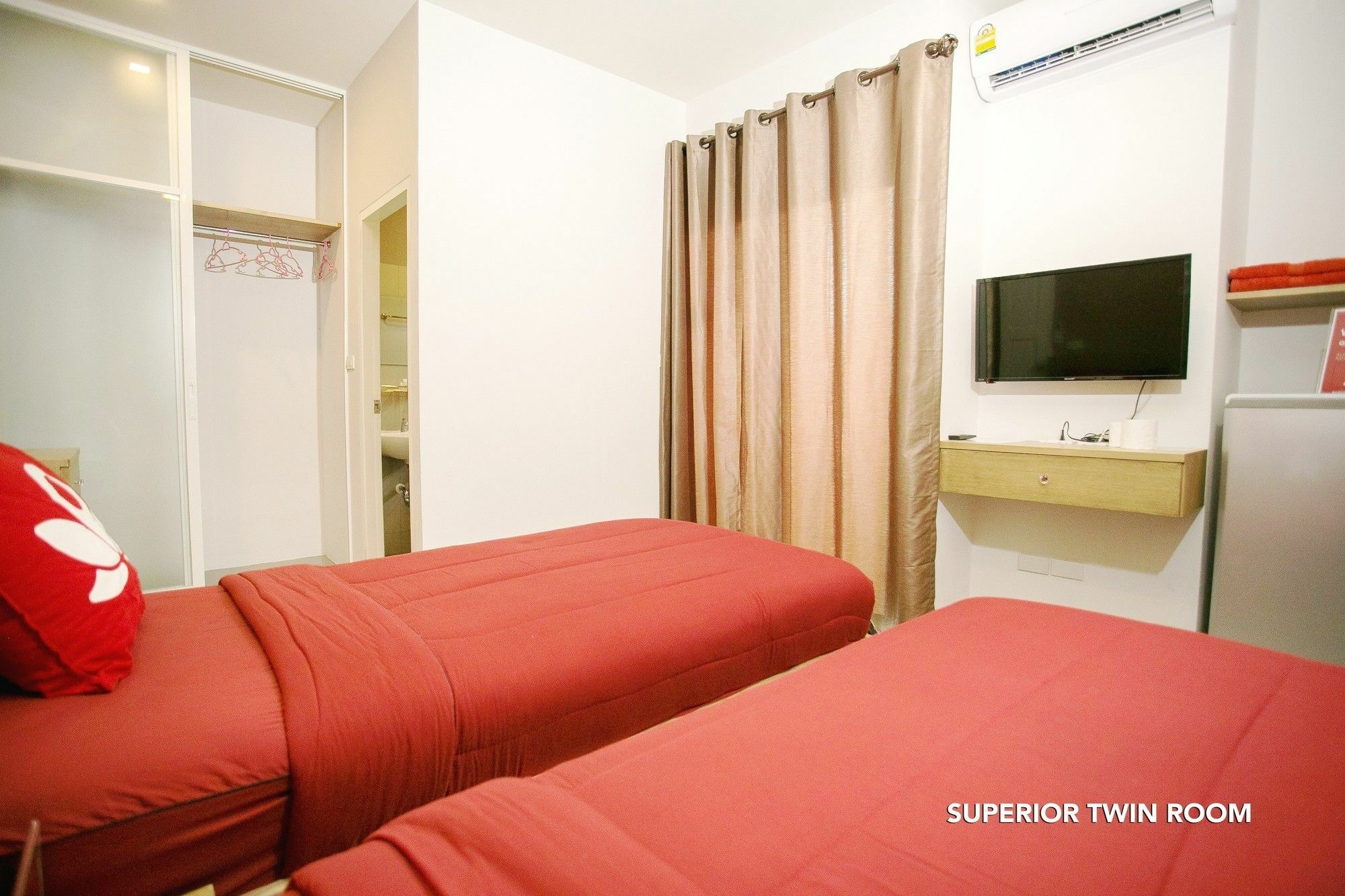 Oyo 127 D-Well Residence Hotel Бангкок Екстер'єр фото